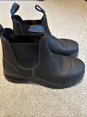 Blundstone Black Leather Chelsea Work Boots with Blue Pull Tabs